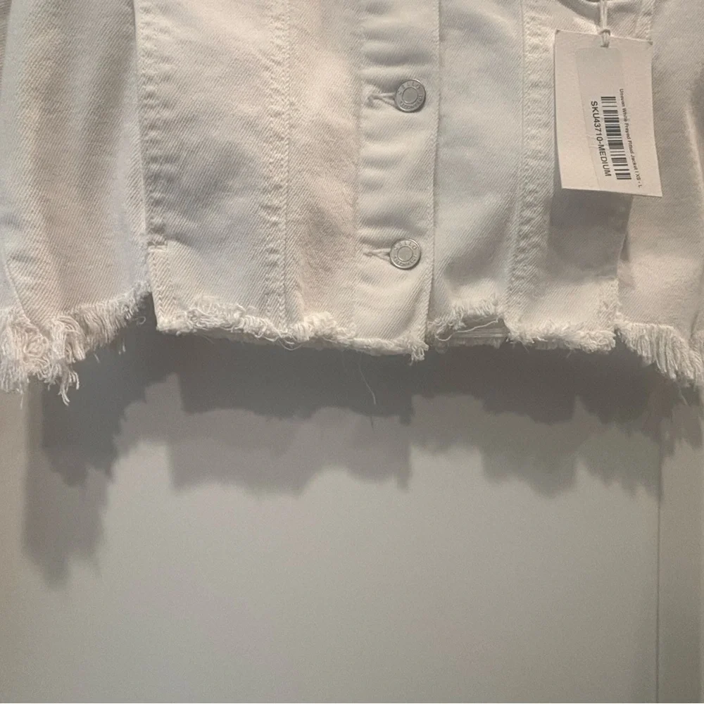 Cello Off-White Cropped Denim Jacket - Picture 5 of 11